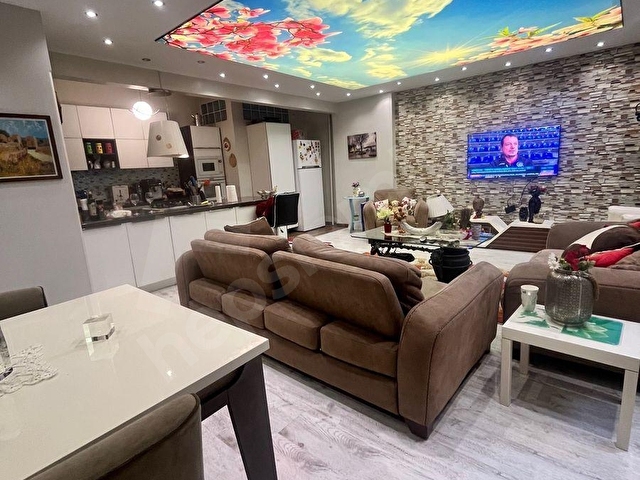 ŞİŞLİ,SIRACEVIZLER CAD.GENİŞ İÇİ YAPILI SATILIK DAİRE - Görsel 2