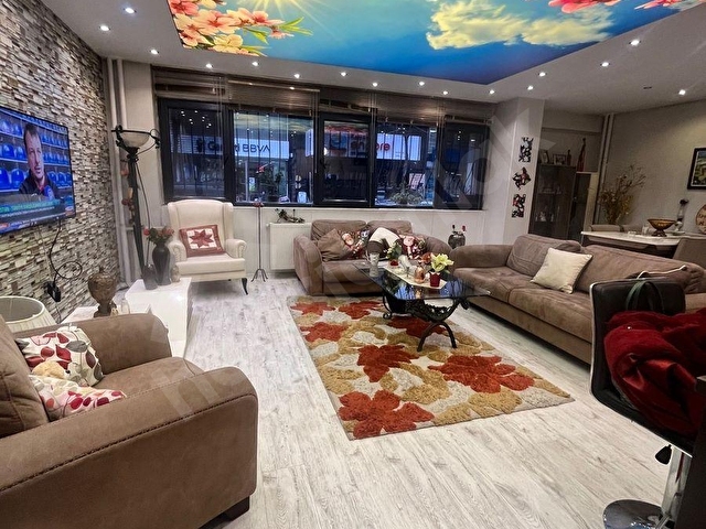 ŞİŞLİ,SIRACEVIZLER CAD.GENİŞ İÇİ YAPILI SATILIK DAİRE - Görsel 9
