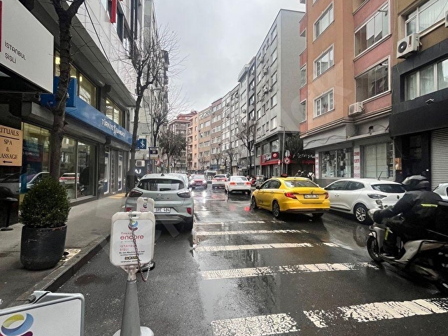 ŞİŞLİ,SIRACEVIZLER CAD.GENİŞ İÇİ YAPILI SATILIK DAİRE - Görsel 13