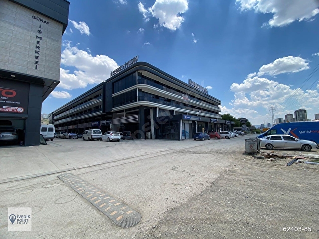 Serbey İş Merkezinde Balkonlu 47 m² Prestijli Satılık Ofis