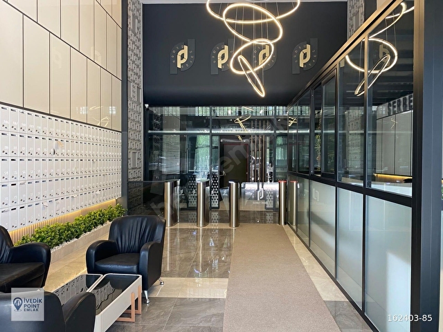 Serbey İş Merkezinde Balkonlu 47 m² Prestijli Satılık Ofis - Görsel 2