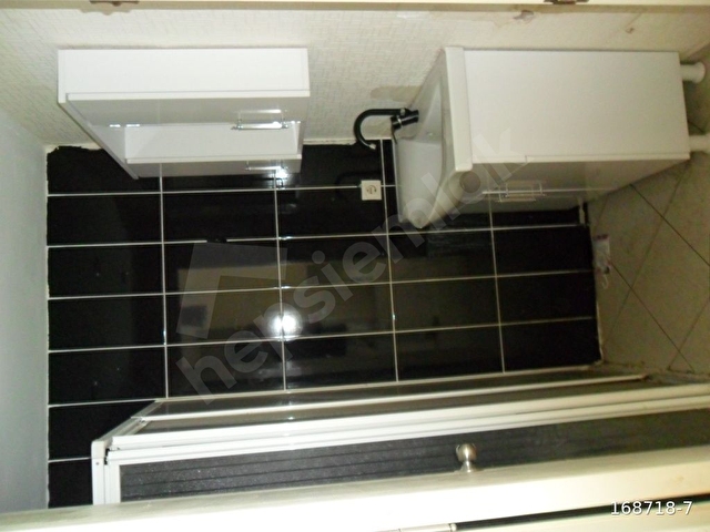 METROBUSE YAKIN GÜVENLİKLİ HAVUZLU SİTE DE TEMİZ DAİRE - Görsel 6