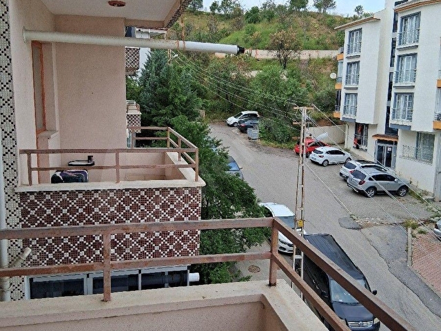 Karşıyaka Mahallesinde Çok Uygun Daire.