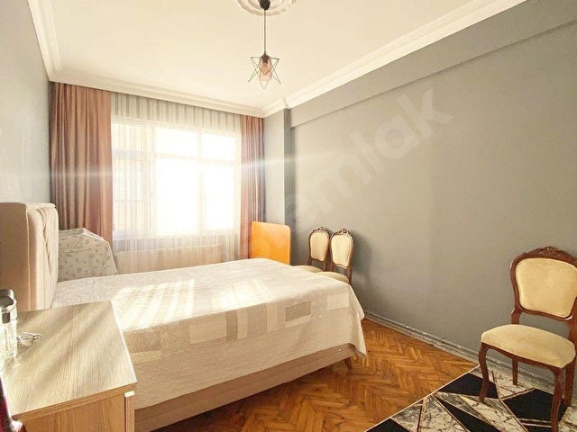 CİHANGİRDE 2+1 YÜKSEK GİRİŞ BALKONLU YATIRIMLIK KİRACILI DAİRE - Görsel 4