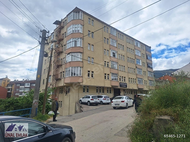 ÜNAL EMLAKTAN ESENTEPE MAHALLESİNDE KİRALIK ARAKAT 3+1 DAİRE