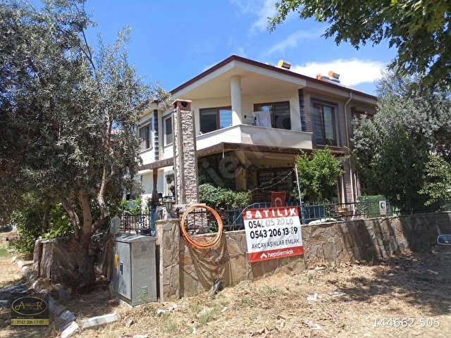 Balıkesir Edremit Altınoluk müstakil bahçeli satılık villa