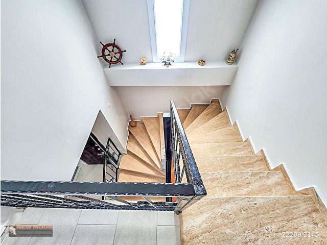 Adabükü nde Harika Deniz Manzaralı Tripleks Villa - Görsel 18