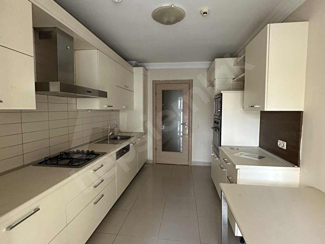 AVRUPA KONUTLARI İÇİ YENİLENMİŞ TADİLATLI BOŞ KİRALIK 4+1 DAİRE - Görsel 2