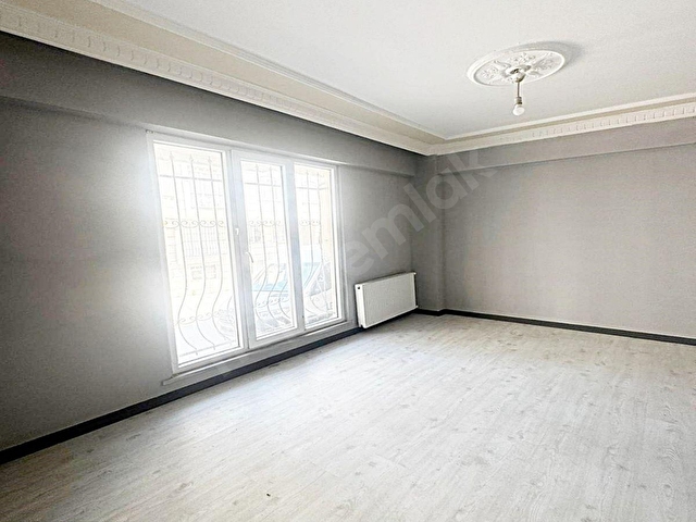 METROBÜS GÜZERGAHI CADDE ÜZERİ TEMİZ MASRAFSIZ SATILIK DAİRE