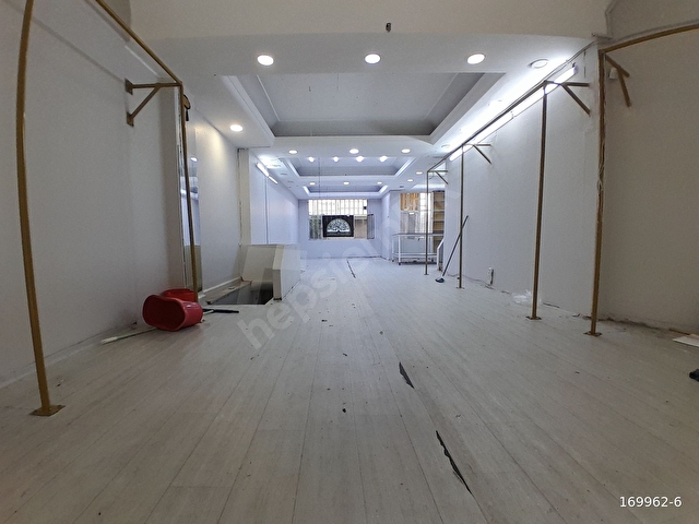 GEZER EMLAKtan Halıcılar Cad. Kiralık 300m2 3.Katlı Dükkan
