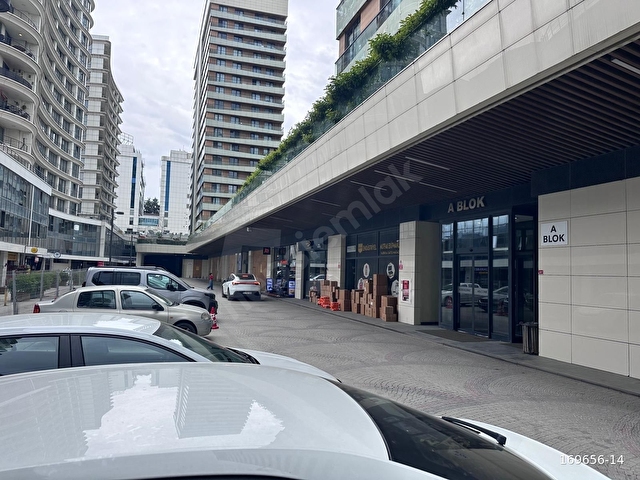 SUR YAPI MİRAGE ÇARŞIDA NA-TAMAM SATILIK 156 m2 DÜKKAN - Görsel 2