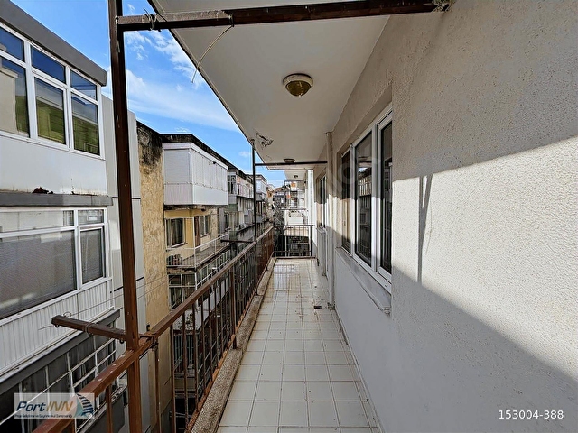 BORNOVA DA ÜNİVERSİTEYE YÜRÜYÜŞ MESAFESİNDE KİRALIK - Görsel 28