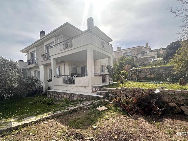 PUSULADAN ÇEŞMEDE SATILIK 3+1 VİLLA