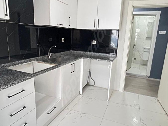 AYŞEKADIN TUĞRA MARKET YAKININDA BAHÇELİ 2+1 KİRALIK DAİRE - Görsel 5