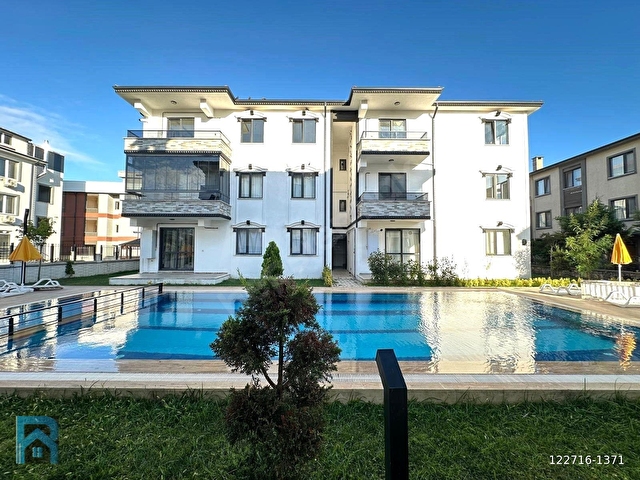 HAVUZLU VE GÜVENLİKLİ GENİŞ PEYZAJ ALANLI SİTE İÇİ FIRSAT İLAN - Görsel 2