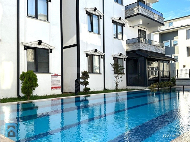 HAVUZLU VE GÜVENLİKLİ GENİŞ PEYZAJ ALANLI SİTE İÇİ FIRSAT İLAN