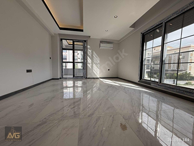 NOKTADAN TORBALI MAHALLESİNDE BUTİK SİTE İÇİNDE LÜKS 3+1 DAİRE - Görsel 10