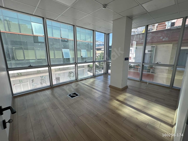 EMLAK TR ÇEKMEKÖYDE 150 m2 4 KAOALI ODALI KİRALIK PLAZA KATI - Görsel 21