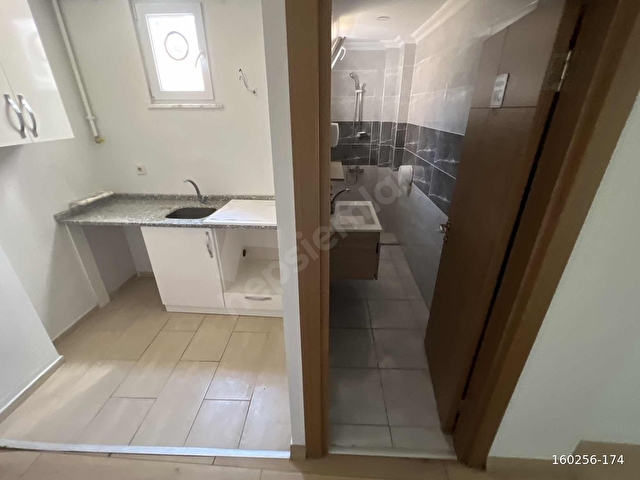 EMLAK TR ÇEKMEKÖYDE 150 m2 4 KAOALI ODALI KİRALIK PLAZA KATI - Görsel 2