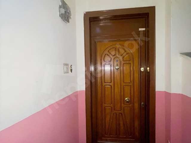 ŞEHRİN ORTASINDA (GÜLLÜKTE)KATTA KULLANIŞLI FERAH AİLE BİNASI - Görsel 3