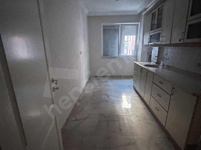 ŞEHRİN ORTASINDA (GÜLLÜKTE)KATTA KULLANIŞLI FERAH AİLE BİNASI - Görsel 28