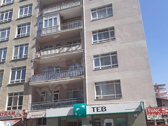 Demetevler metrosuna 1 bina mesafede, sahibinden kiralık boş daire
