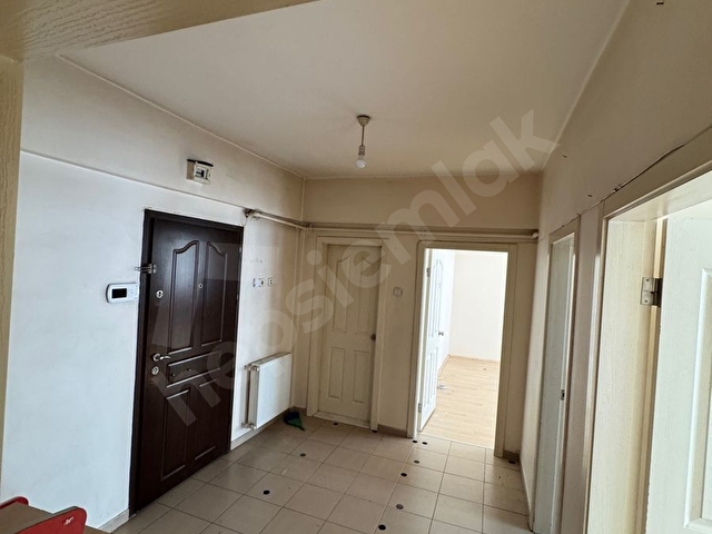 Demetevler metrosuna 1 bina mesafede, sahibinden kiralık boş daire - Görsel 9