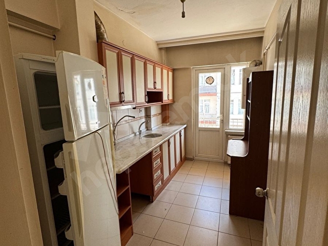 Demetevler metrosuna 1 bina mesafede, sahibinden kiralık boş daire - Görsel 6