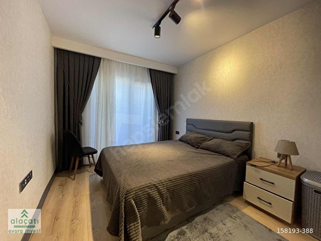 alaçatıdan lüx yapılı yeni eşyalı kiralık 1+1 daire - Görsel 17