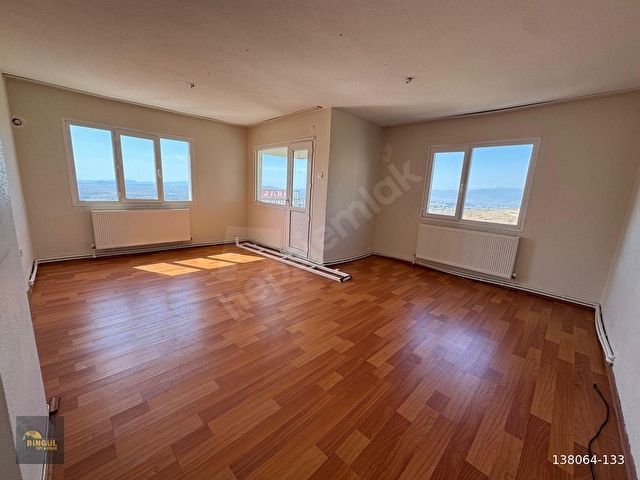 Çiğli Evka 5 Atatürk Mah. de Doğal Gazlı 3+1 Kiralık Daire