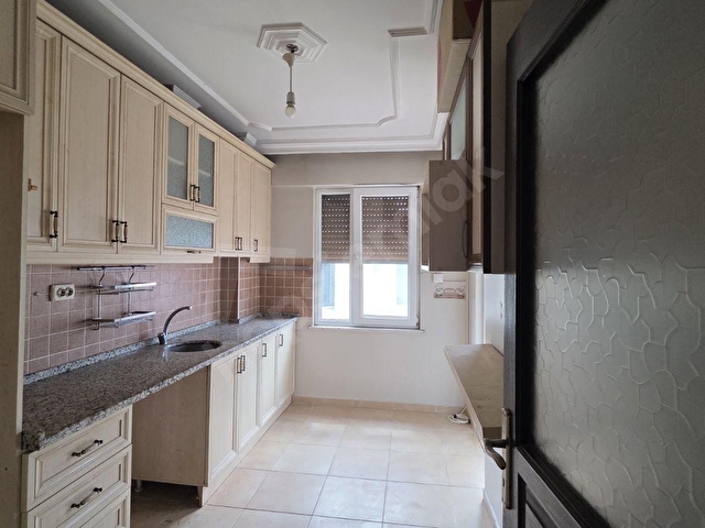Ayvalık Ali Çetinkayada Merkezi Konumda Ferah 3+1 Kiralık Daire - Görsel 13