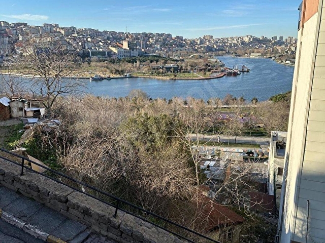 BEYOĞLU SÜTLÜCEDE HALİÇ MANZARALI 2+1 SATILIK DAİRE! - Görsel 13