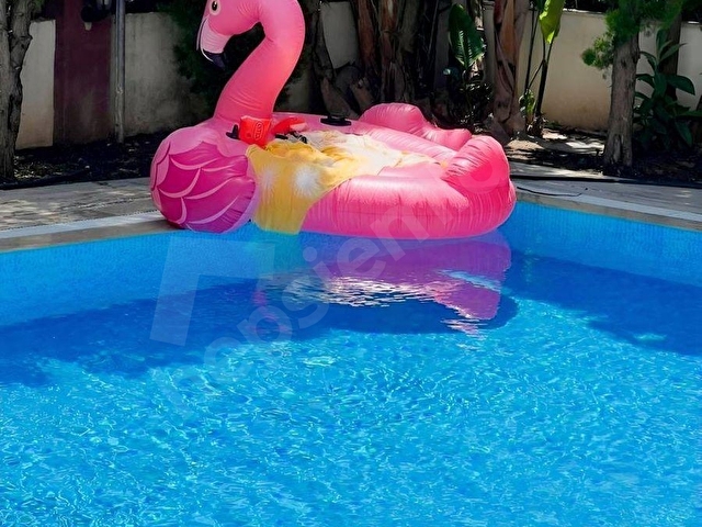 KONYAALTINDA HAVUZLU SİTEDE EŞYALI 1+1 KİRALIK DAİRE