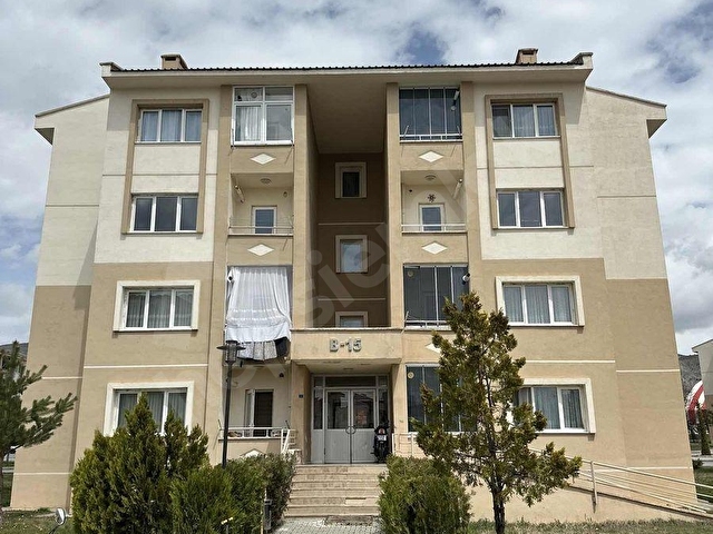 Kavakyolu Mah. 1. Etap Toki Konutları 2+1 Ara Kat Daire