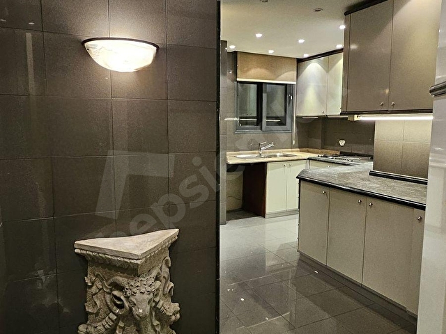 NİŞANTAŞININ KALBİNDE 280m2 LÜKS KONUT & MUAYENEHANE - Görsel 18