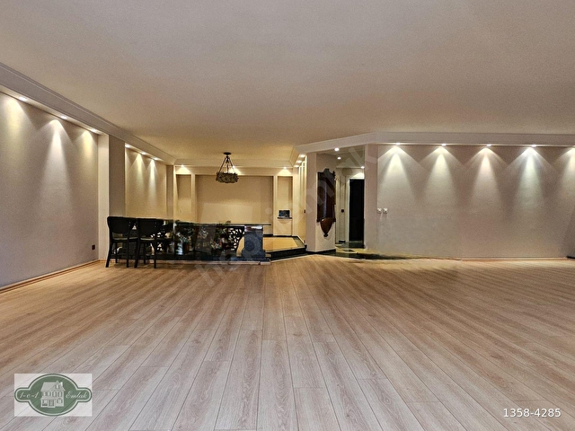 NİŞANTAŞININ KALBİNDE 280m2 LÜKS KONUT & MUAYENEHANE - Görsel 15