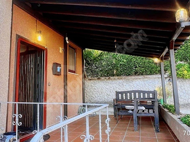 SAPANCA DİBEKTAŞTA GÖL MANZARALI VE EŞYALI 3+1 SATILIK VİLLA - Görsel 12