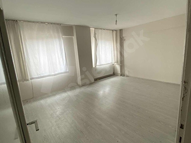 GENİŞ FERAH VE ASANSÖRLÜ DAİRE - Görsel 7