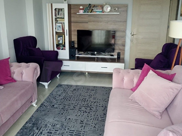 SATILIK BÜYÜK BİR 2+1 DAİRE