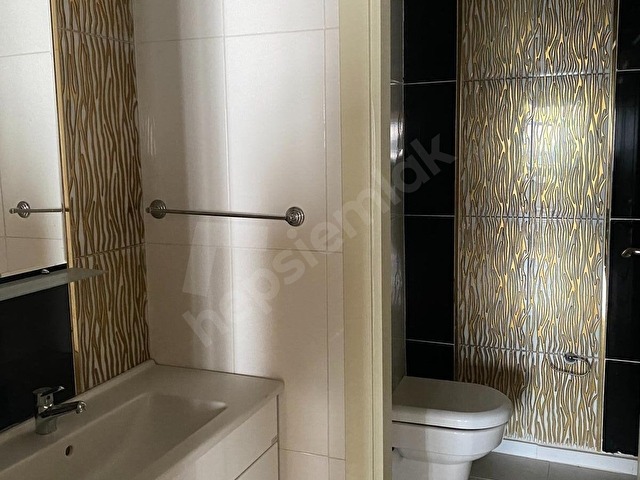 OSMANGAZİDE EŞSİZ MANZARALI SİTE İÇİ, SATILIK 3+1 DAİRE 180 m2 - Görsel 18