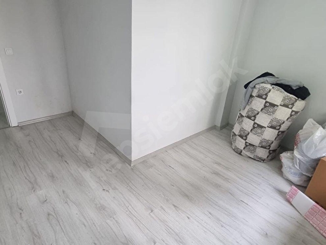 HUZURDAN TEKİRDAĞ ALTINOVADA YÜKSEK GİRİŞ İSKANLI KİRALIK 1+1 DAİRE - Görsel 14