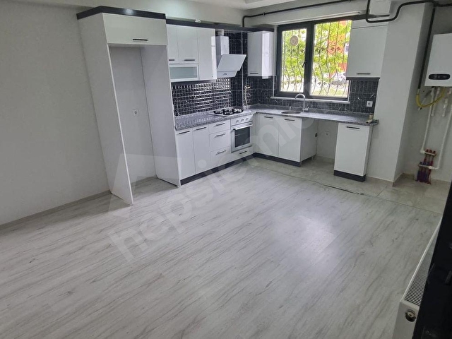 HUZURDAN TEKİRDAĞ ALTINOVADA YÜKSEK GİRİŞ İSKANLI KİRALIK 1+1 DAİRE - Görsel 5