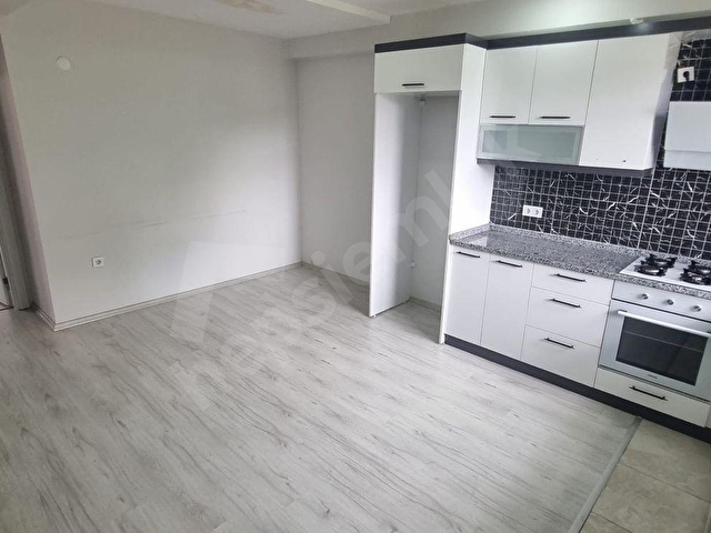 HUZURDAN TEKİRDAĞ ALTINOVADA YÜKSEK GİRİŞ İSKANLI KİRALIK 1+1 DAİRE - Görsel 23