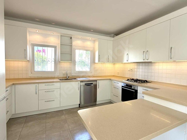Bitezde Denize 100mt 700m2 Bahçe içinde 3+1 2 Banyo Daire - Görsel 26