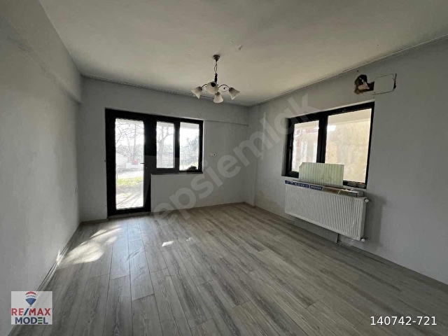 REMAX MODEL DEN SARUHAN DA 3+1 KIRALIK DAIRE