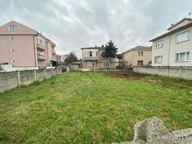 DUZCE CUMHURİYET MAH.SAHIBINDEN SATILIK 302.M2 KÖŞE ARSA VILLALIK.