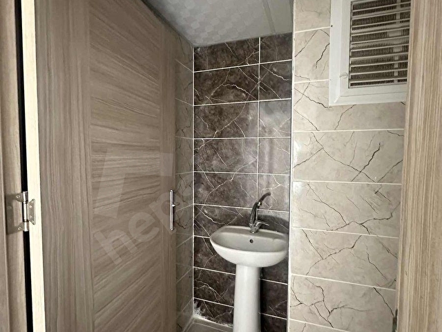 ÇÖZÜM EMLAKTAN MURADİYEDE 2+1 SATIŞI TAM GÖSTERMEYE UYGUN DAİRE - Görsel 16