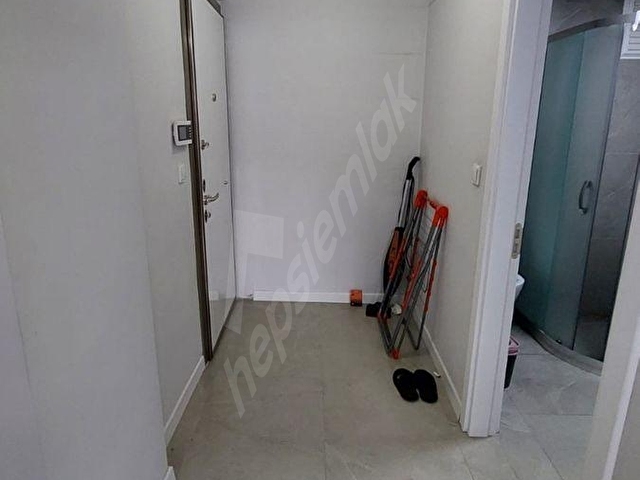 ATAMANDAN YENİ BİNADA ASANSÖRLÜ LÜKS EŞYALI 1+1 KİRALIK DAİRE - Görsel 6