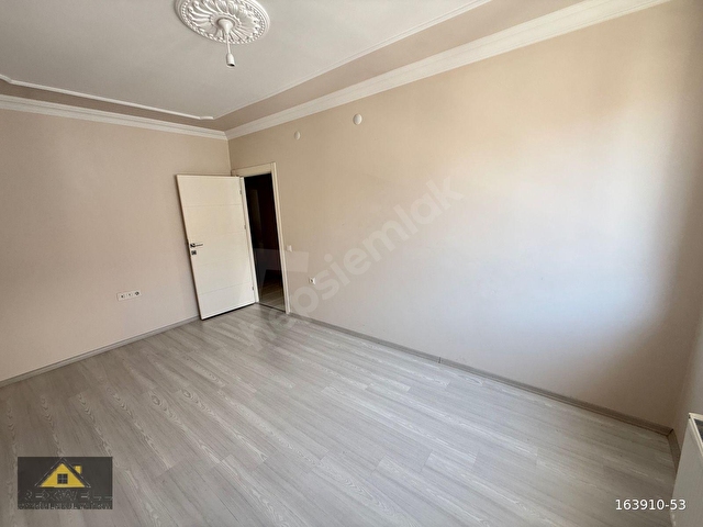 REXWELLden BURSA CADDESİ YANINDA EN ÜST KAT ASANSÖRLÜ E.BANYOLU - Görsel 14