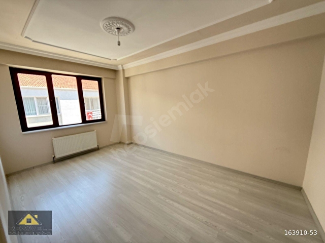 REXWELLden BURSA CADDESİ YANINDA EN ÜST KAT ASANSÖRLÜ E.BANYOLU - Görsel 12